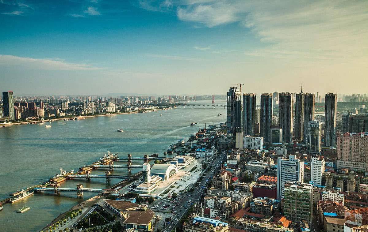 湖北之声，湖北播音稿精选集